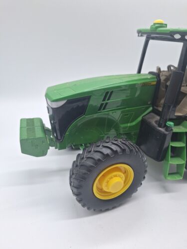 ERTL John Deere 7R Tractor 1/16 Scale - Picture 4 of 24