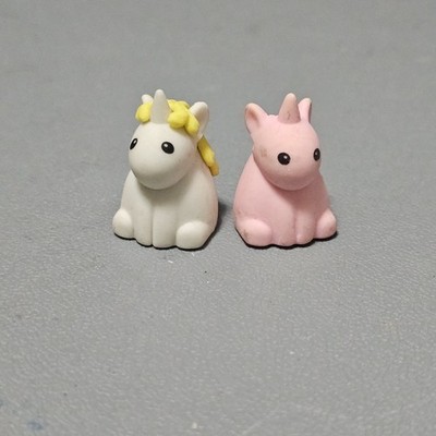 2 Unbranded Unicorn Toys 1 In White/Pink