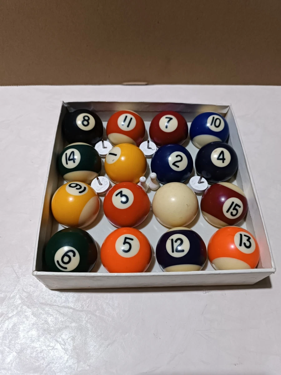 Palle Da Biliardo Colorate Con Numeri Su Sfondo Grigio Illustrazione - Foto 5