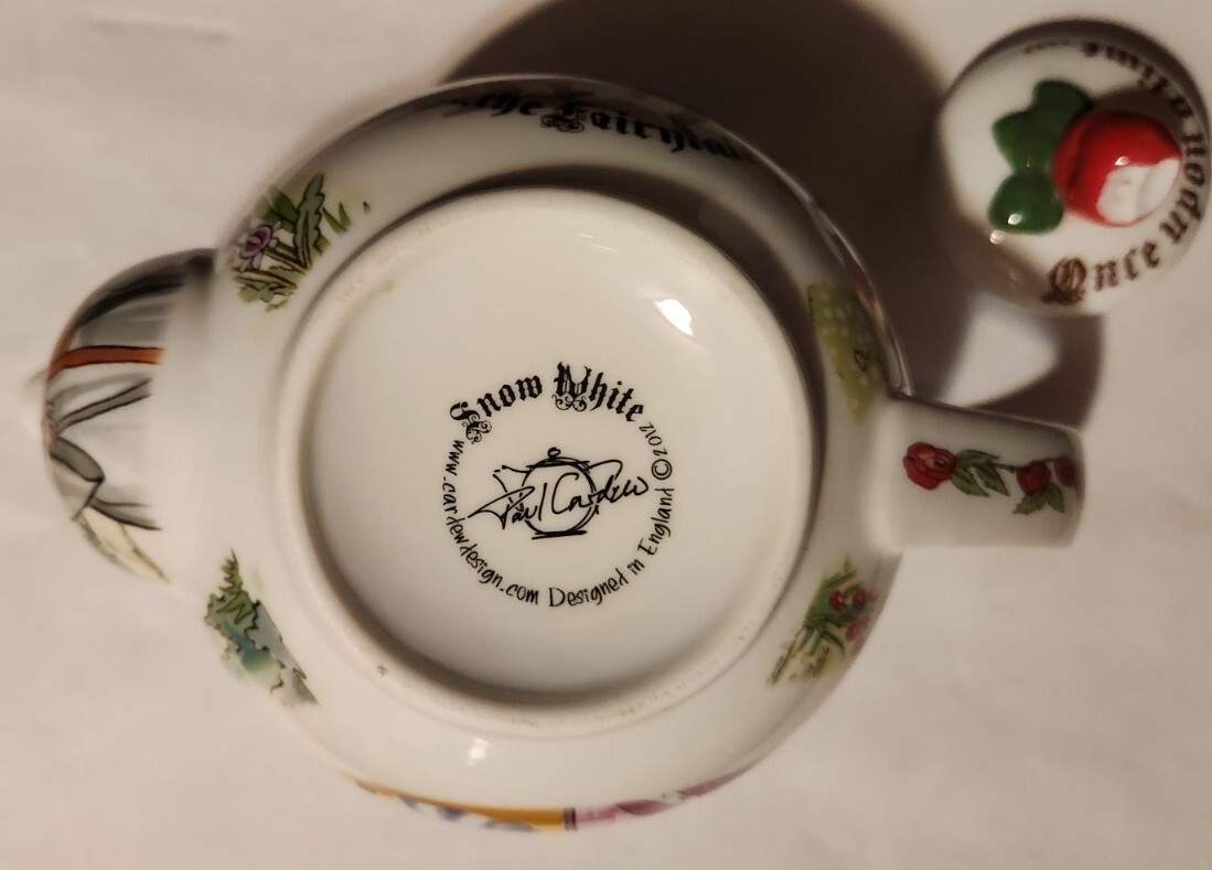 Snow White Porcelain Teapot PAUL CARDEW Design England 2012 Poisoned Apple