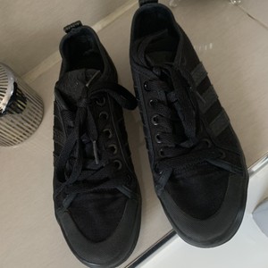 adidas trainers size 4