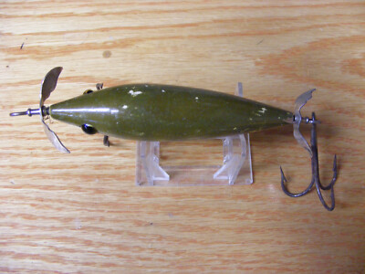 Beautiful Original Vintage Shakespeare Hook Musky Minnow in Perch Color  HPGM