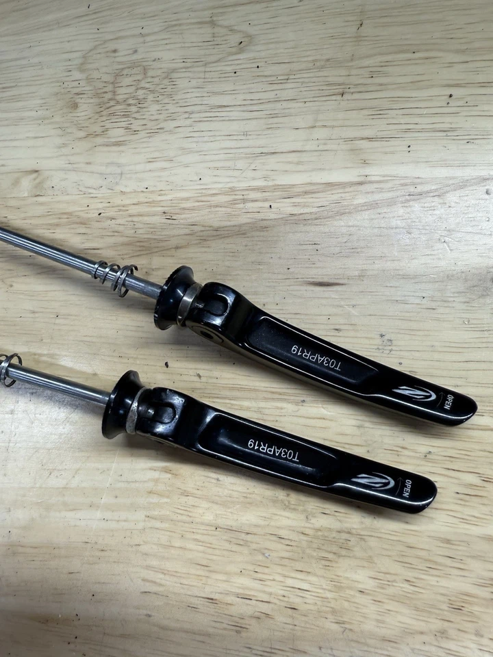 Juego de pinchos de liberación rápida Zipp Tangente - 100 mm/130 mm, acero inoxidable, negro Foto 3 de 4