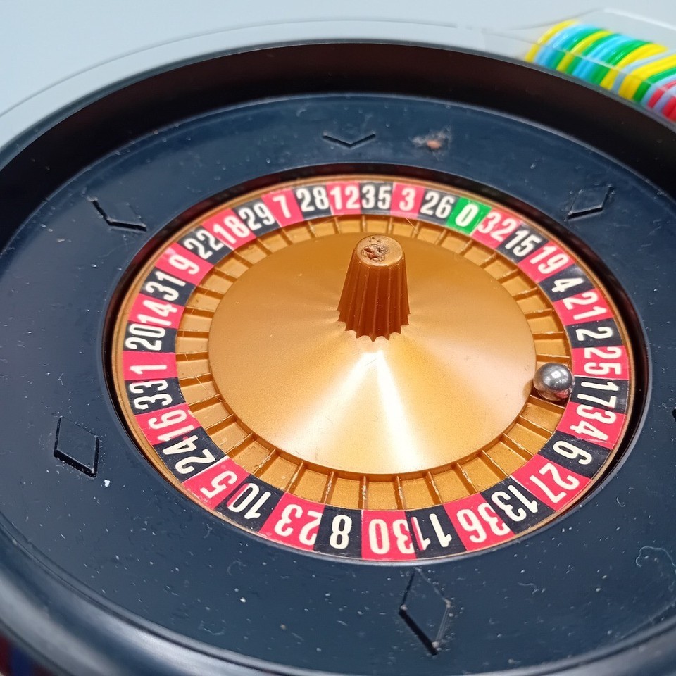 Roulette Game Travel Case Wheel Boxed Manual Vintage FLTFPL eBay