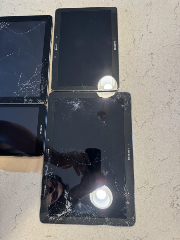 Samsung Galaxy TAB WIFI SM-T380, GT-P7510, SM-P600, SM-T900 Lot X 4 - Image 2 of 4