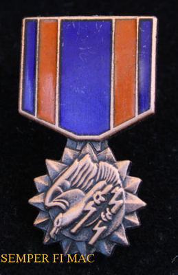 AIR MEDAL HAT LAPEL VEST PIN UP US MARINES MAW MCAS PILOT CREW WING GIFT WOW!