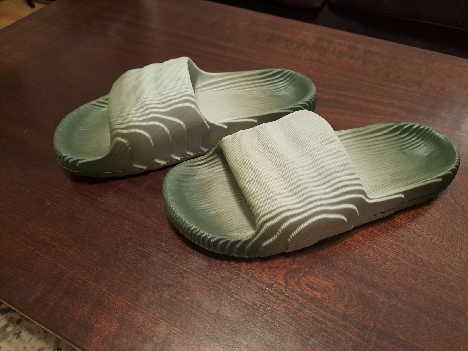 Adidas da uomo Adilette 22 Wonder diapositive verdi argento