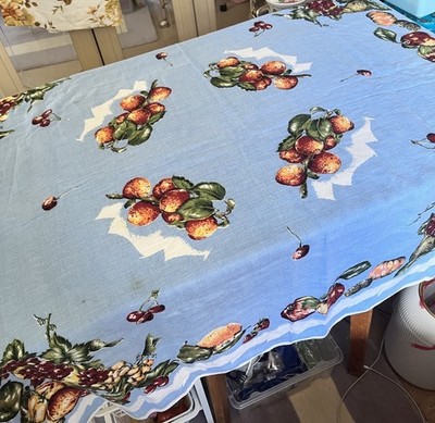 Vintage 60er Jahre Tischdecke blau & weiß mit Früchten & Äpfeln 110 x 110 cm