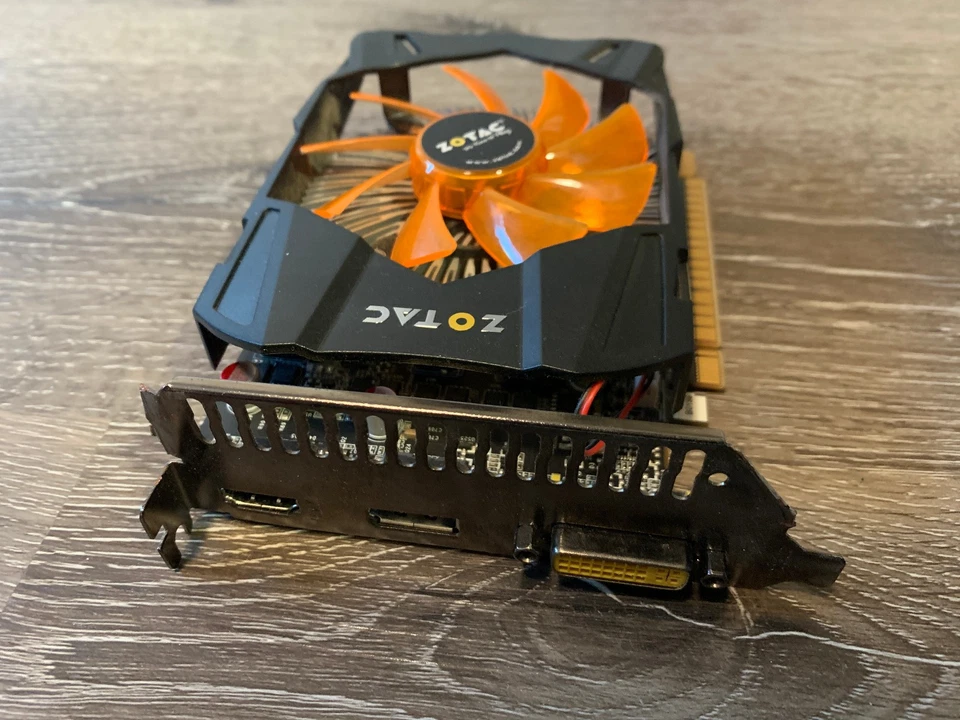 ZOTAC NVIDIA GeForce GTX 750 1GB 128 Bit GDDR5 PCI Express 3 GPU - Image 4 of 4