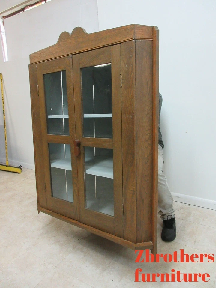 Antiguo armario esquinero colgante roble castaño armario expositor Foto 3 de 4