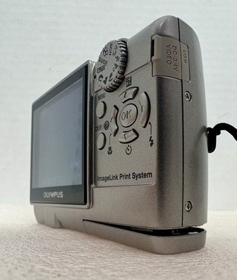 Olympus FE-140 6.0MP Digital Camera Silver With Picture Card