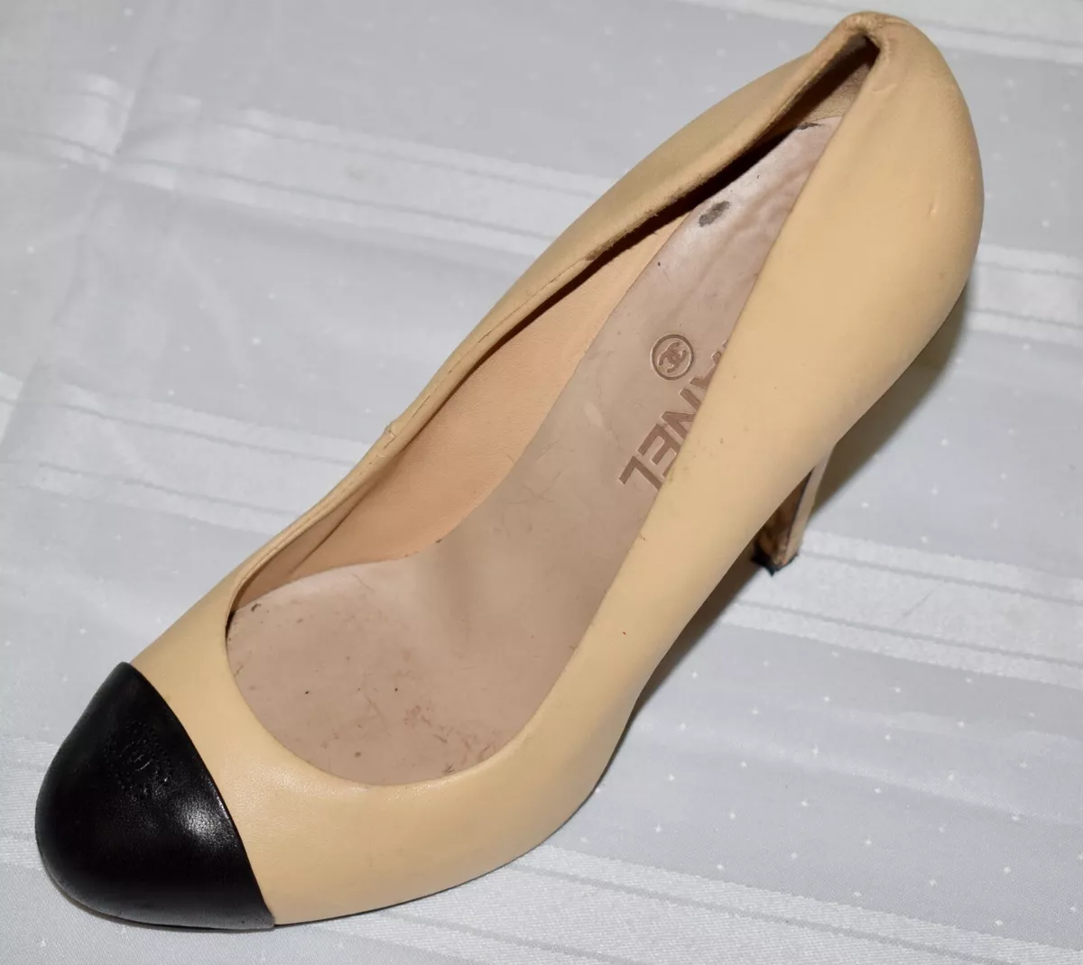 Authentic Chanel Cream Black Leather Single Shoe Size 40 9 LEFT