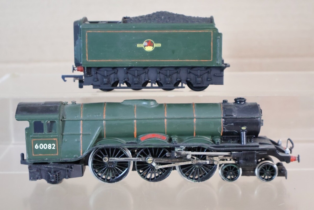 HORNBY RAILWAYS R875 BR HOゲージ Hornby Railways R 252 Class J 83 Tank Locomotive - YouTube