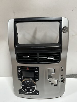ノア　③ Toyota Noah Voxy ZRR70 ZRR75 A/C Heater Climate Control Panel
