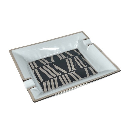 CARTIER logo Ashtray Jewelry case Accessory tray Interior ashtray White/Black - Picture 2 of 13