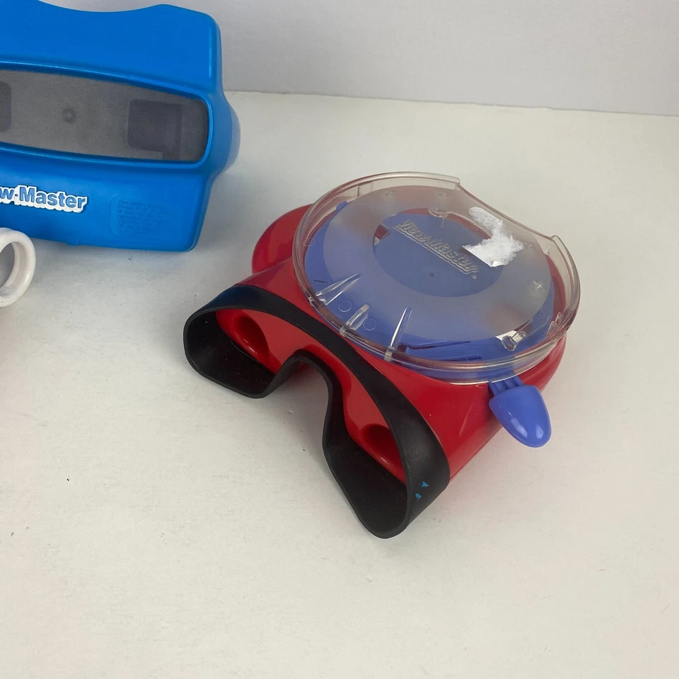 View Masters & Zip Around Case With 3 Dora Slides Inside Pretend Play Lot - Image 4 of 4