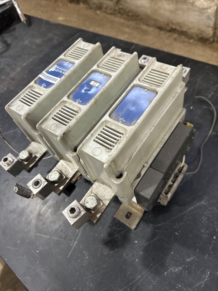 Telemecanique Square D LC1FL43 900 Amp Motor Contactor 600V LC1 FL43