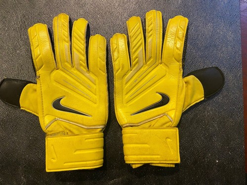 Nike GX soccer goalie gloves size 8 used