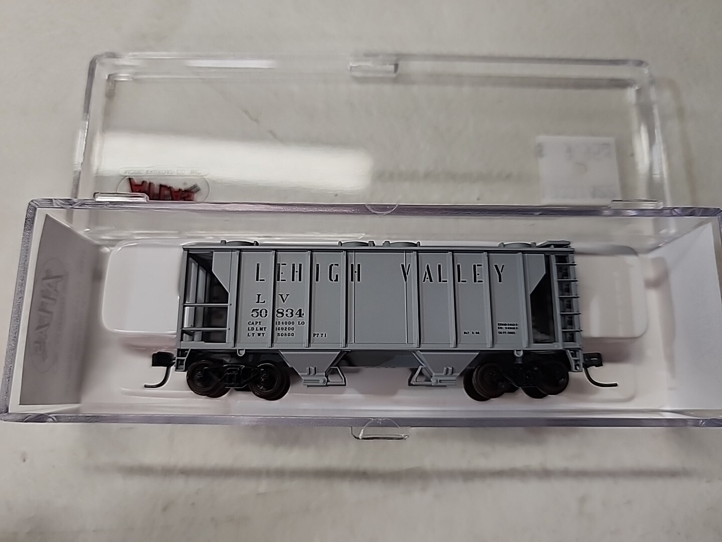 Atlas N Scale 31822 PS2 2 Bay Covered Hopper Car Lehigh Valley 50834