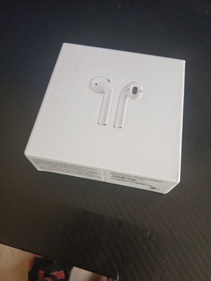 Apple AirPods 2nd Generation Bluetooth Wireless In-Ear Headphones White