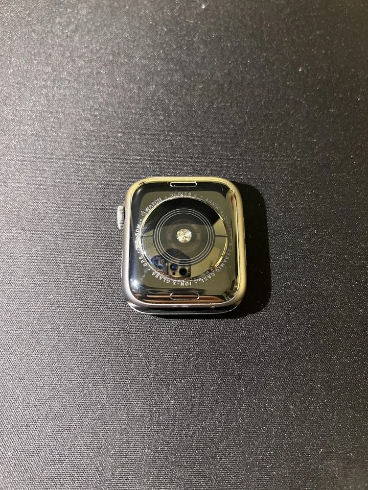 Apple Watch Series 4 44mm Cassa Alluminio Grigio Siderale, Cinturino Sport Nero, - Immagine 4 di 4