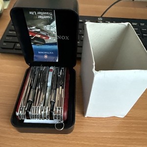 旧パッケージ箱付 VICTRINOX the original 1.6795 Amazon.com: Victorinox Swiss Champ Swiss Army Knife, 33 Functions