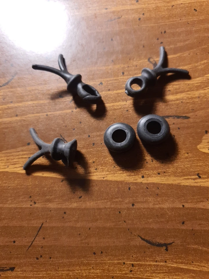 Hoyt String Dampeners Archery Lot - Image 2 of 2