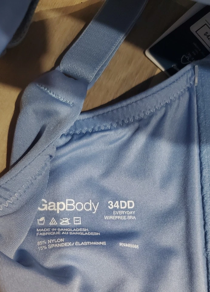 Sujetador inalámbrico Gap GapBody Everyday Essentials para mujer GPW00355 - Allure-34DD Foto 2 de 4