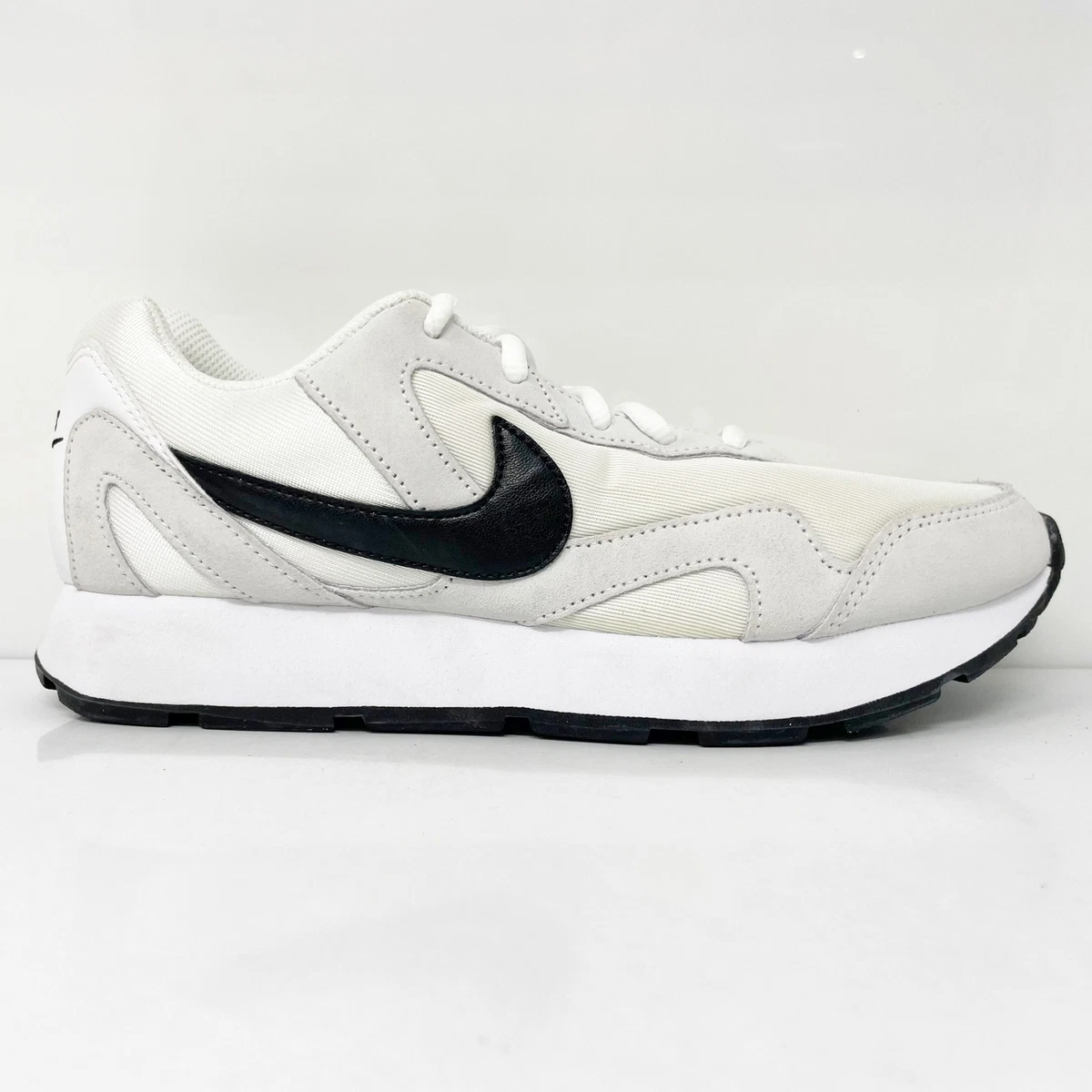 Nike delfine hotsell sneakers
