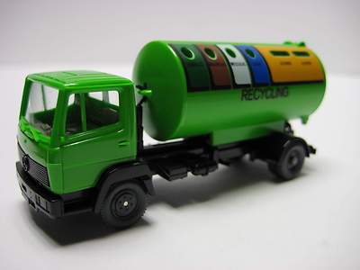 Wiking 643-20 Mercedes 814 ''Recycling'' Container LKW