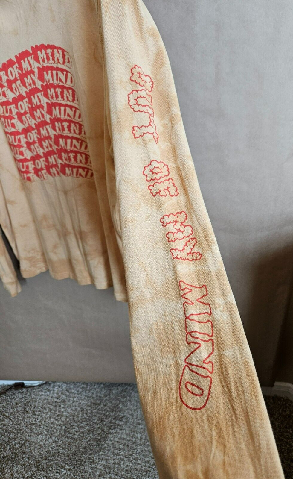 ARIZONA JEAN CO. TIE DYED GRAPHIC L/S  CREW NECK GOLD SIZE XXL PAKISTAN #4176