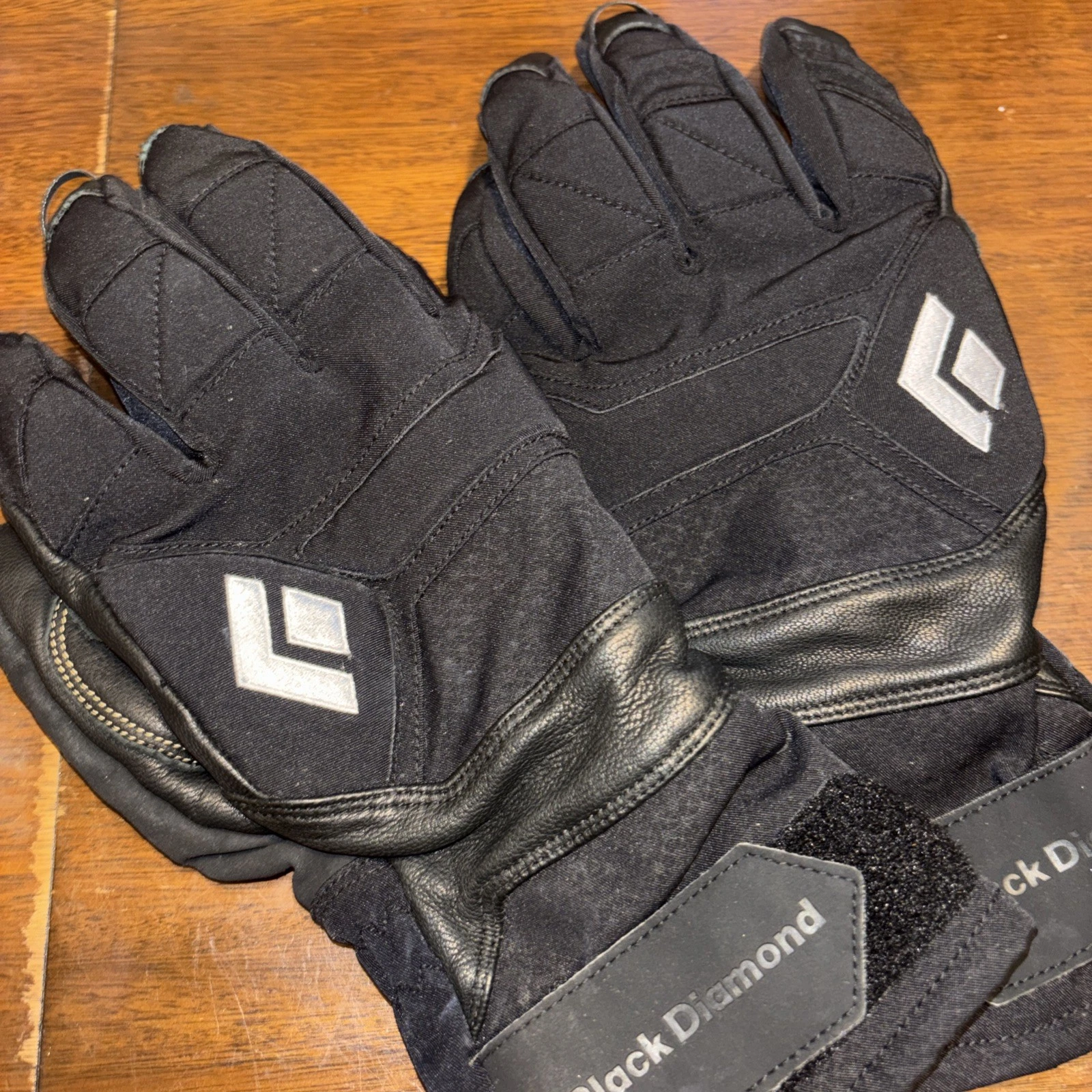 Black Diamond Punisher Winter Gloves Ski Snow BD Dry - Black - Men’s Size XL
Opens in a new window o