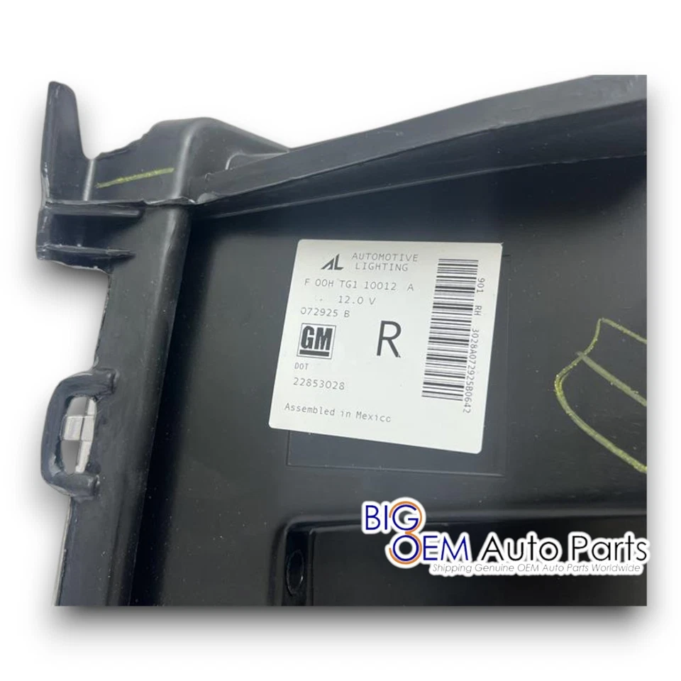 Faro/lámpara de estacionamiento derecho Chevrolet Silverado 07-13 OEM 22853028 Foto 4 de 4