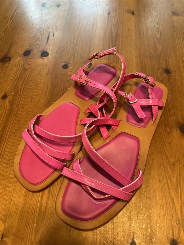 Rouge Ladies Size 10 Hot Pink Strappy Sandals