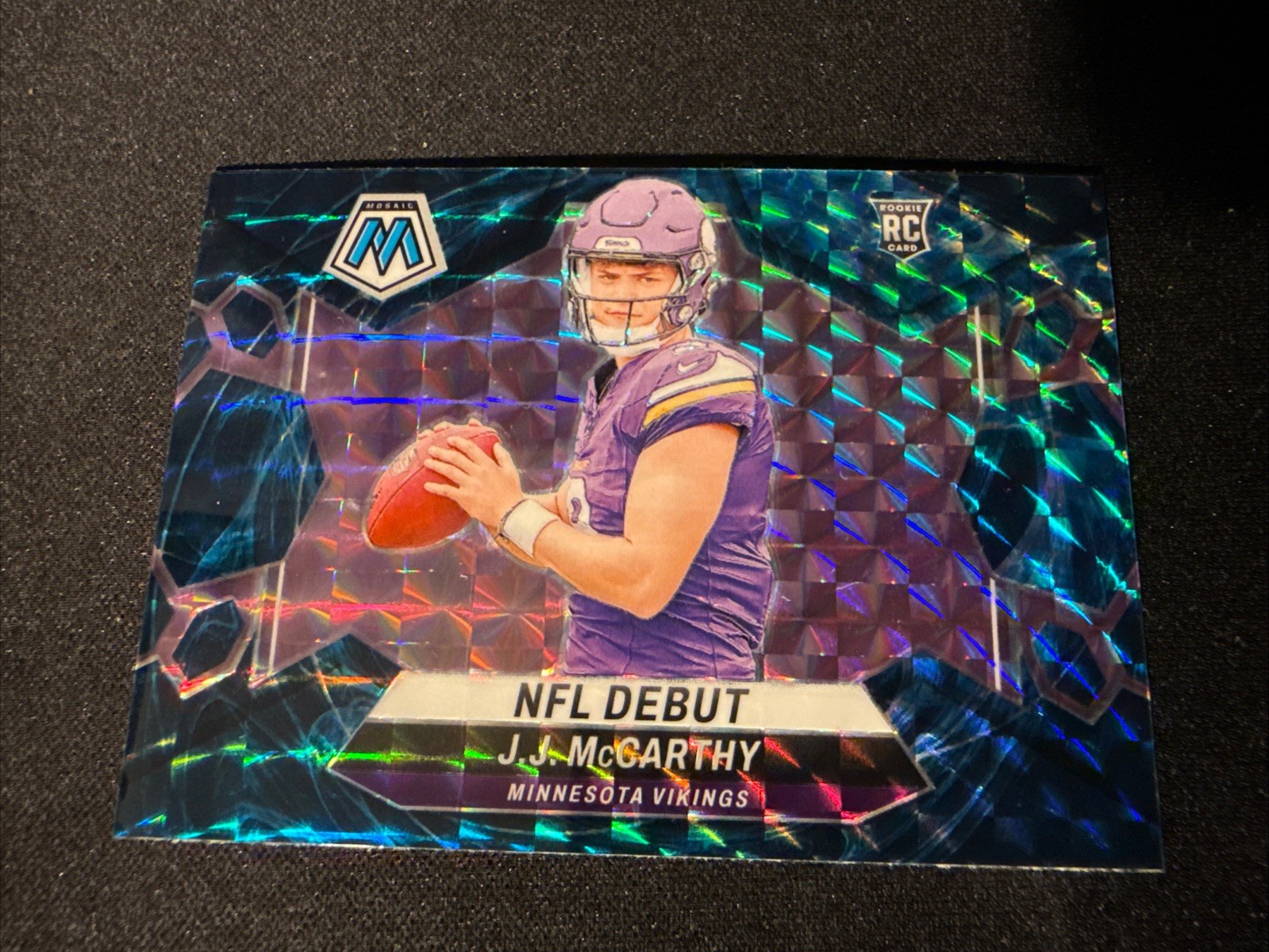 2024 Panini Mosaic - NFL Debut J.J. McCarthy #275 Genesis Mosaic Prizm (RC)
