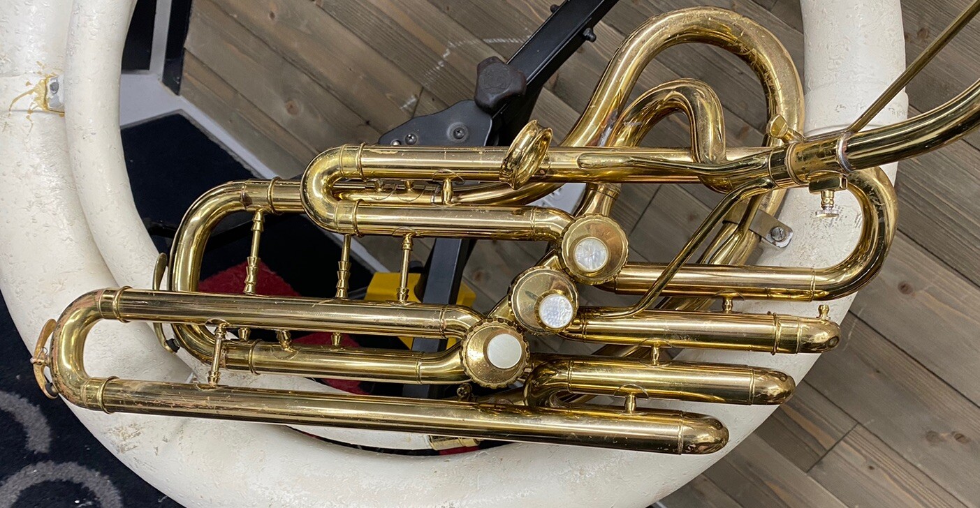 GREAT CONN MODEL 22K SHORT ACTION VALVES FIBERGLASS SOUSAPHONE IN GOOD
