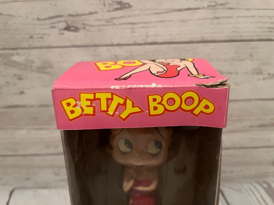 NEW NECA BETTY BOOP HEAD KNOCKERS HANDPAINTED BOBBLEHEAD 6.5" RED DRESS - Image 2 of 4