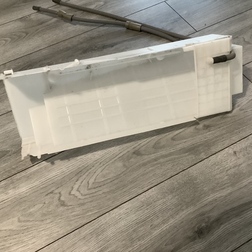 Samsung DV90M5000QW Trockner Teil Kondensatwassertank äußere Schale und Rohre