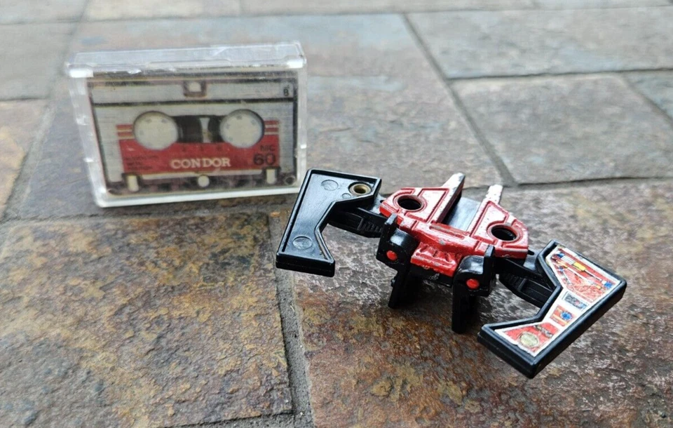 Vintage 1980's Transformers Taiwan Microman "CONDOR" Microcassette Ravage - Image 2 of 4