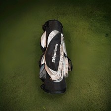 Howson Golf Club Bag With 6× Various Golf Clubs- Golfing