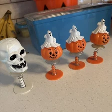 Vintage Halloween Pop-ups 4 pumpkins and 1 skull
