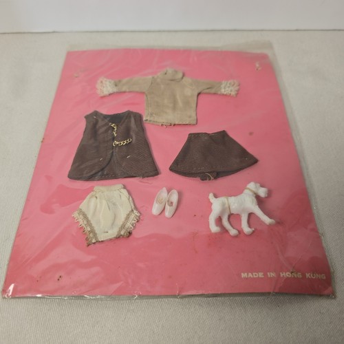 Vintage Hongkong Puppenkleidung Outfit Hund Haustier Zubehör versiegeltes Paket - Bild 1 von 6