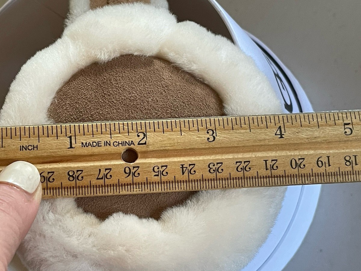 UGG SHEEPSKIN EARMUFFS IN CHESTNUT OS NEW IN BOX | eBay