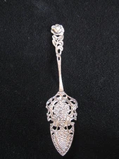 Sterling Silver 7 7/8" Cake or Pie Server Heart & Roses