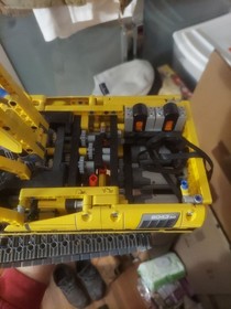 LEGO TECHNIC: Motorized Excavator (8043)AG Please Read Description 
