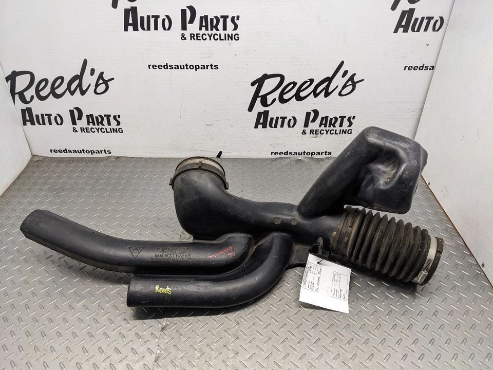 GMC Yukon Escalade Sierra Caja de admisión de aire Tubo resonador Manguera 03-06 1180256 Foto 4 de 4