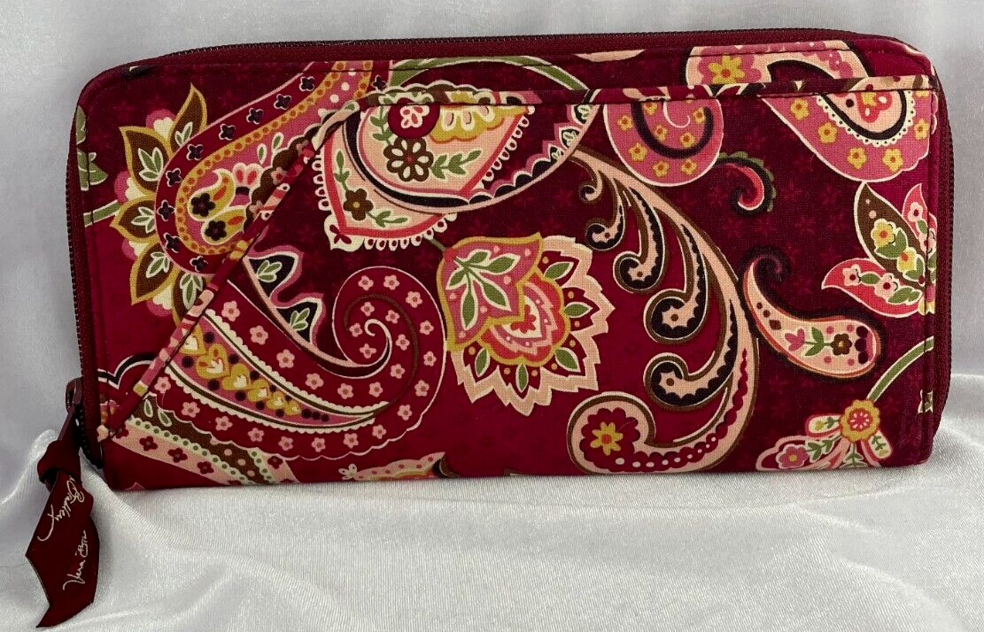 VERA BRADLEY Large Travel Organizer Wallet in Picadilly Plum Pattern