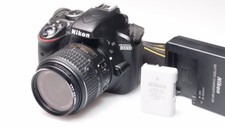 NIKON D3300 24.2MP DIGITAL CAMERA W/AF-S DX 18-55mm 1:3.5-5.6G VR II EXCELLENT