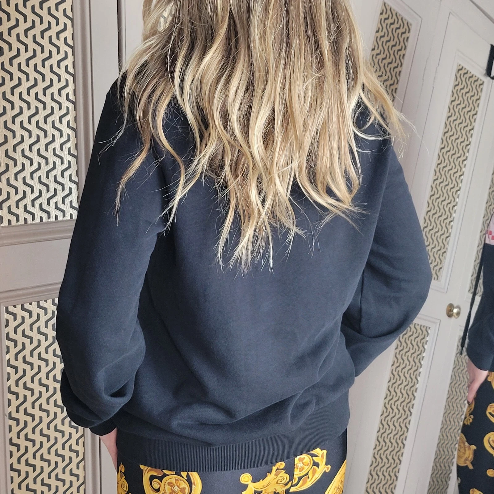 Felpa con cappuccio Versace Jeans Couture nera maglione £650 PICCOLA