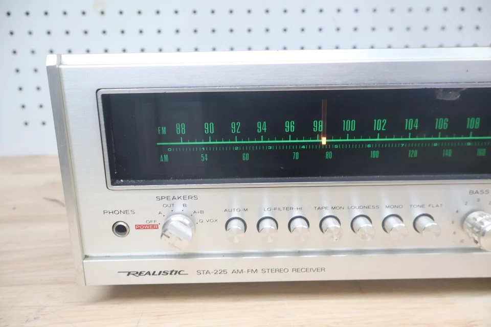 Used Realistic STA-225 Vintage AM/FM Stereo Receiver – Japan Classic Silver Face - Image 3 of 4